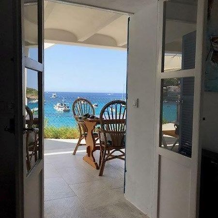 Hebergement Front De Mer Apartment Sant Elm Ngoại thất bức ảnh