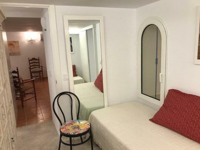 Hebergement Front De Mer Apartment Sant Elm Ngoại thất bức ảnh