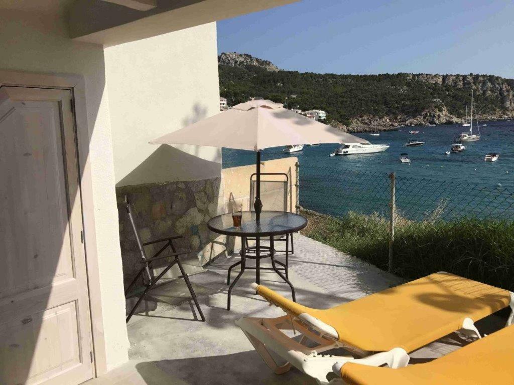 Hebergement Front De Mer Apartment Sant Elm Ngoại thất bức ảnh