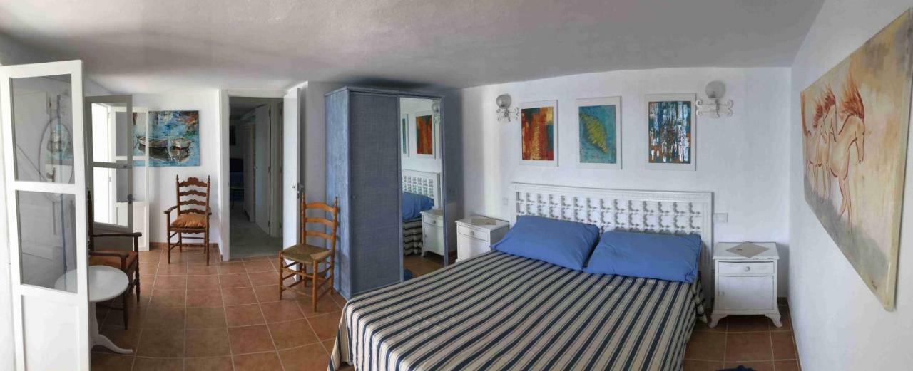 Hebergement Front De Mer Apartment Sant Elm Ngoại thất bức ảnh