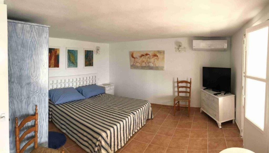 Hebergement Front De Mer Apartment Sant Elm Ngoại thất bức ảnh